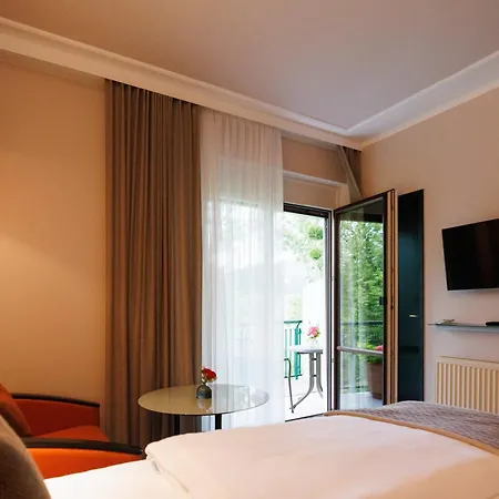 Hotel Weinlandhof 4*