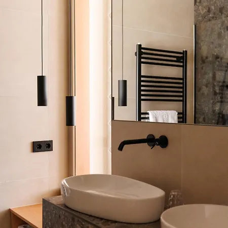 Отель Weinlandhof 4*