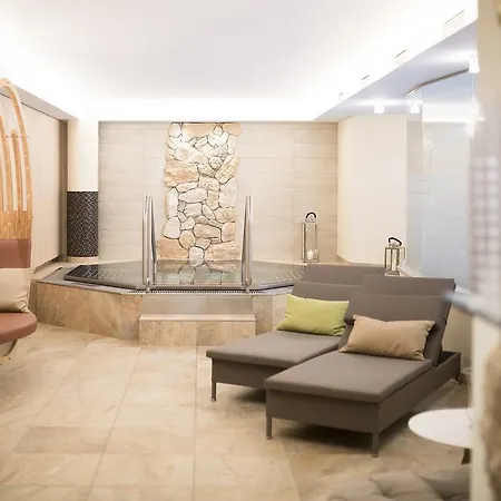 Weinlandhof 4*