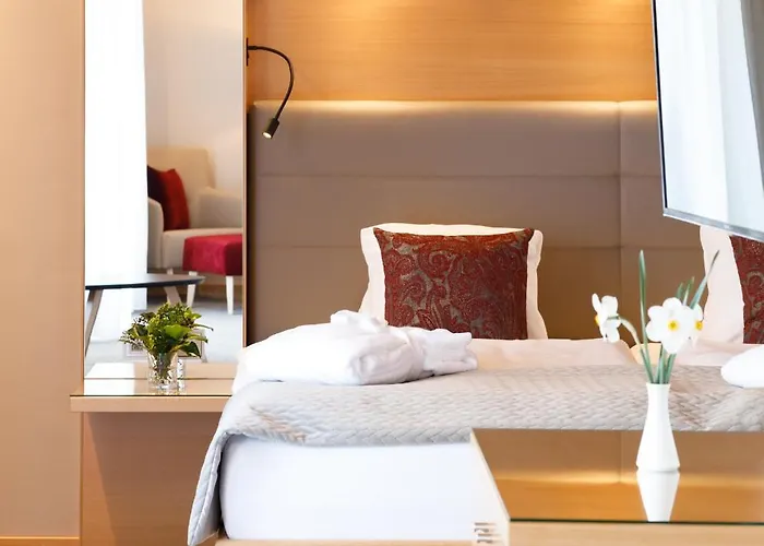 فندق Weinlandhof 4*