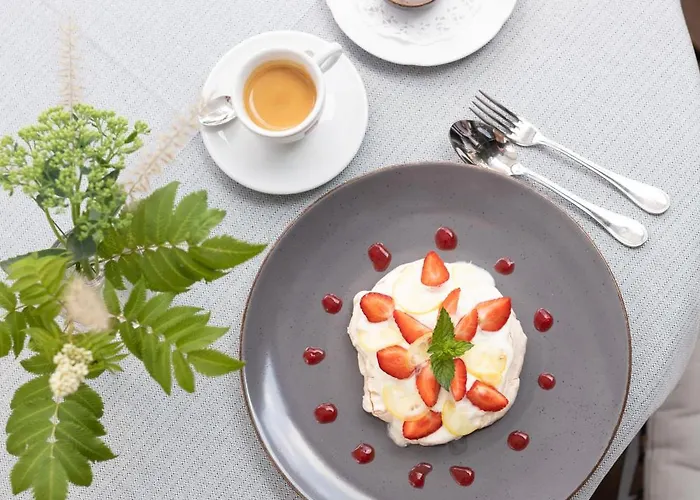 فندق Weinlandhof 4*