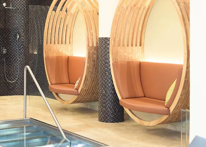 فندق Weinlandhof 4*